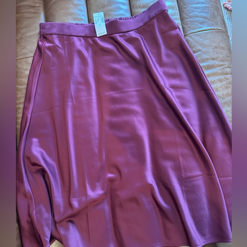 Two NWT satin fabric skirts - dressbarn M - Picture 6 of 6